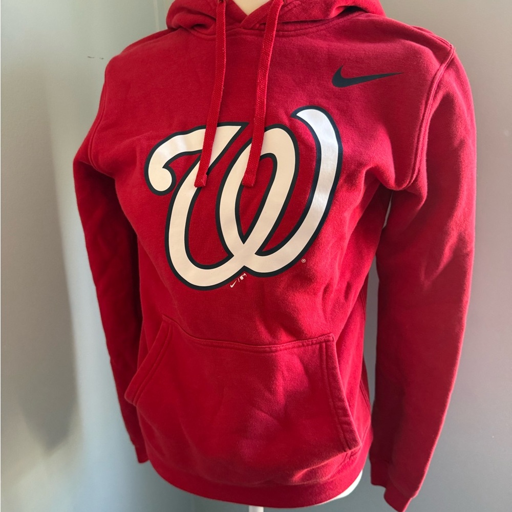 Nike Therma Fit Washington Nationals Hoodie Size small. Smoke free home.